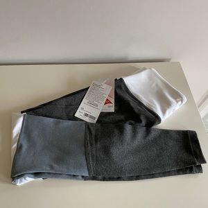 Athleta Salutation Tight XS colorblock